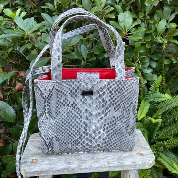 Collections New York Faux Gray Snakeskin Crossbody/Shoulder Bag. EUC! - Picture 1 of 7